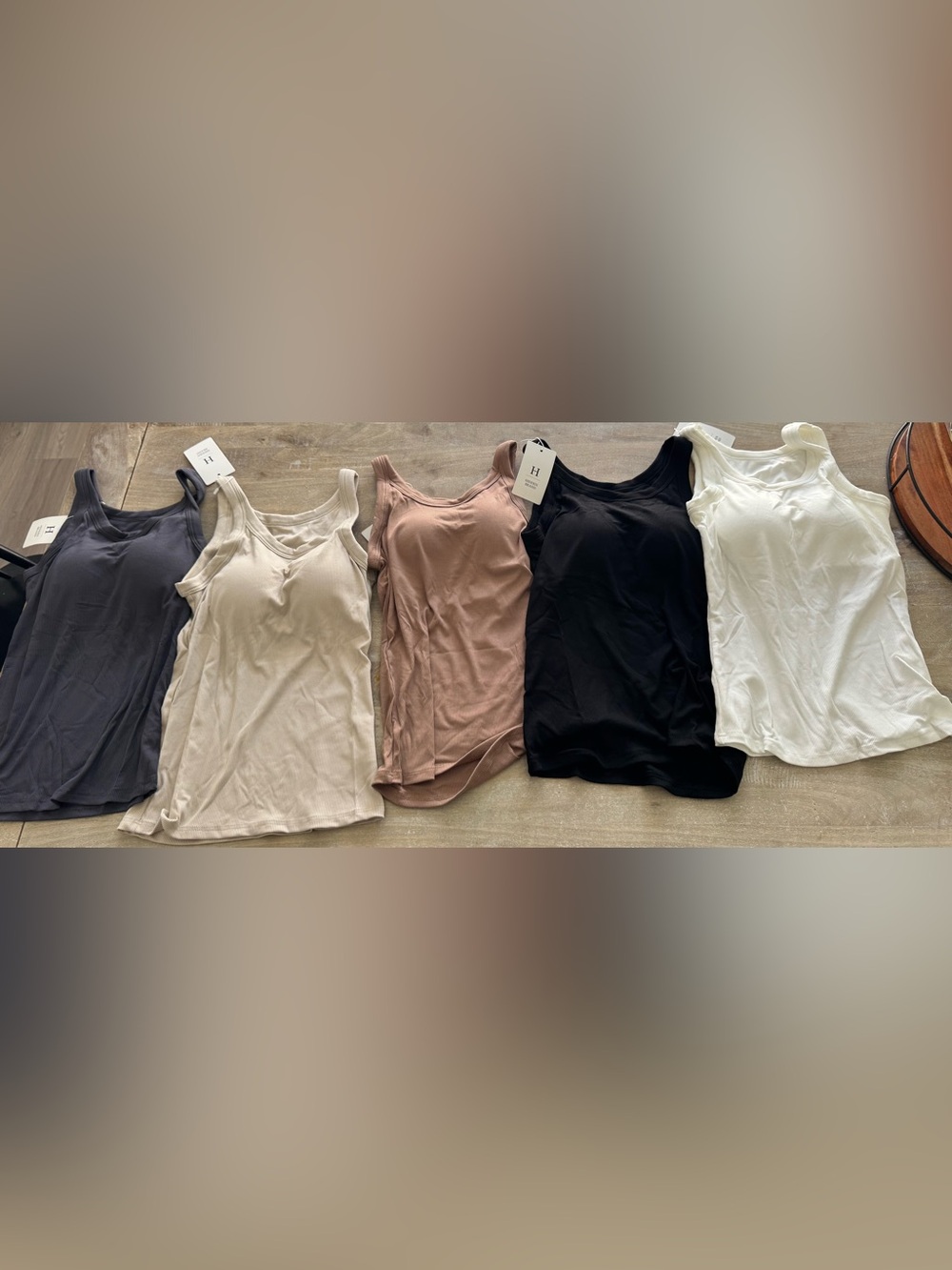 Hidden Brand Essential Basic Built-in Bra Tank Set Of 5 New Medium